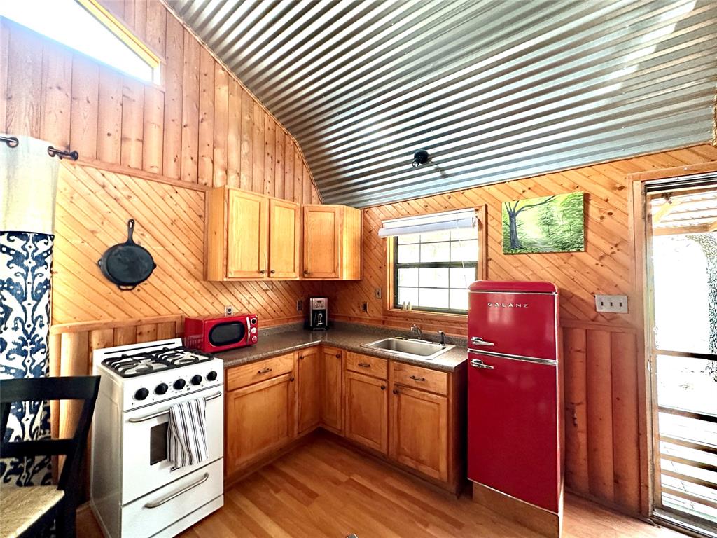 8982 County Road 149 Property Photo 11