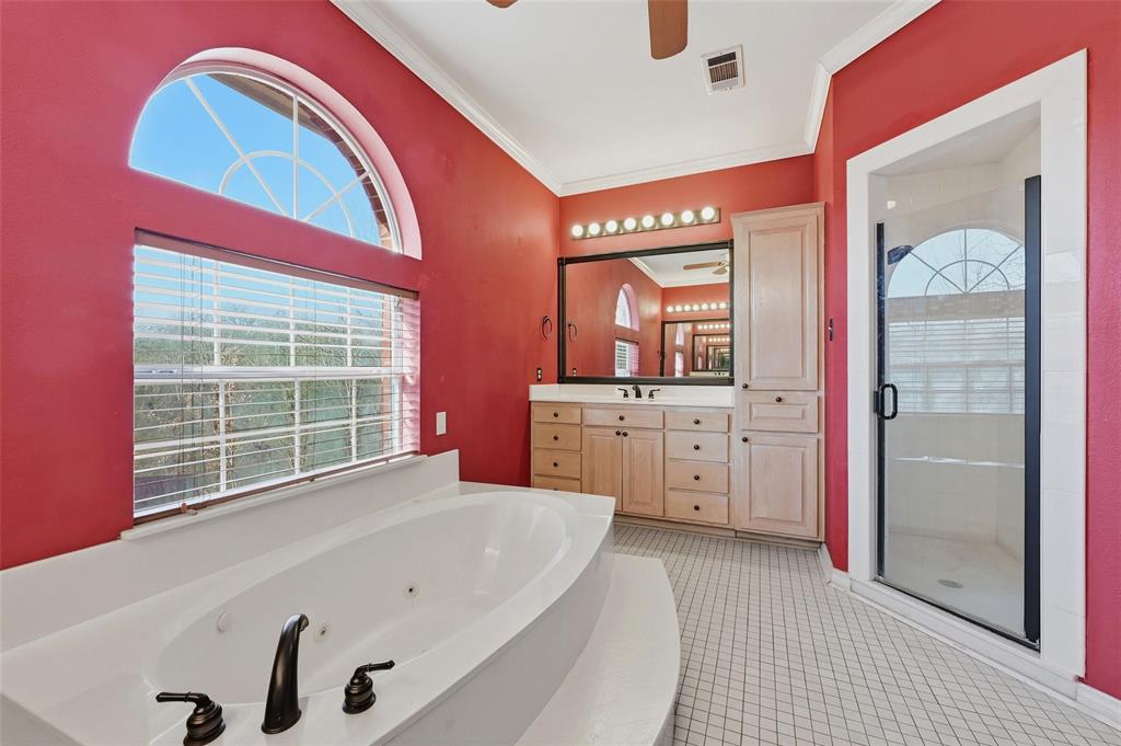 2210 Meadows Lane Property Photo 15