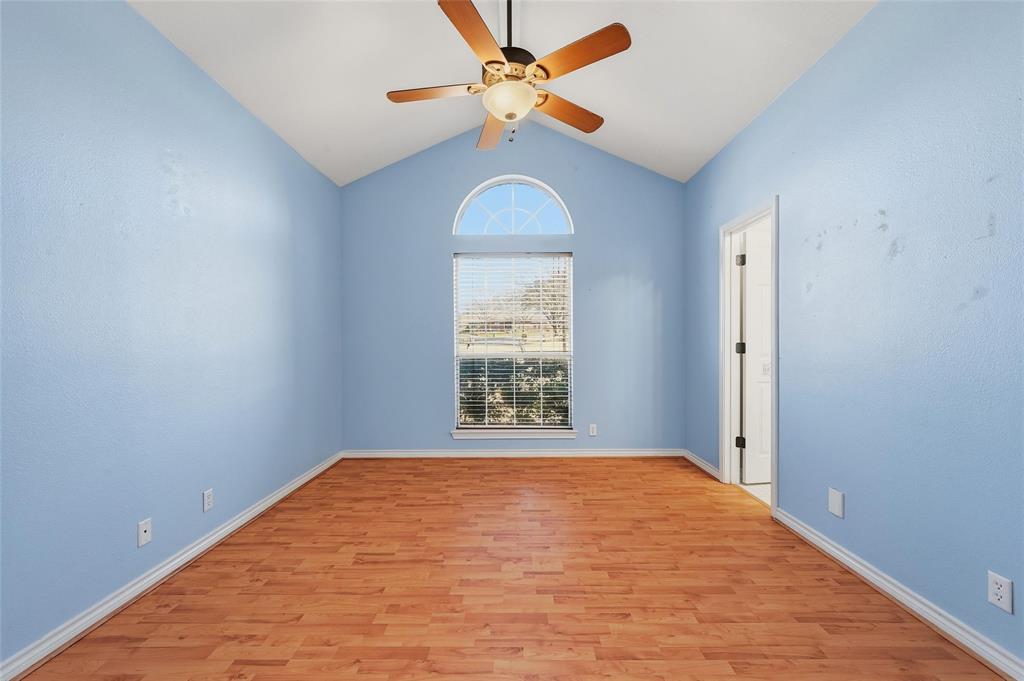 2210 Meadows Lane Property Photo 21