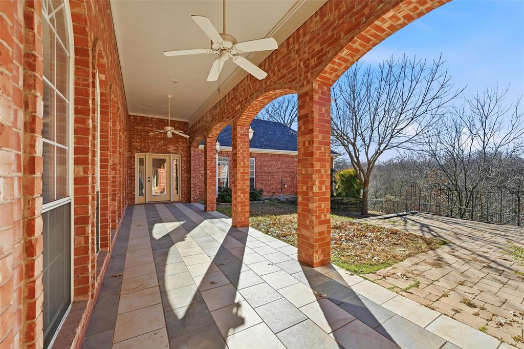 2210 Meadows Lane Property Photo 25