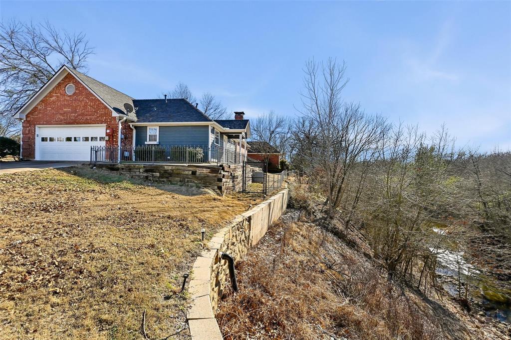 2210 Meadows Lane Property Photo 29