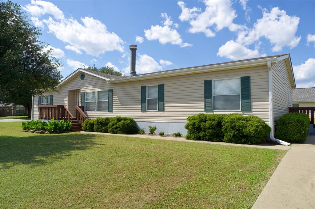 115 Candlewood Circle Property Photo 3
