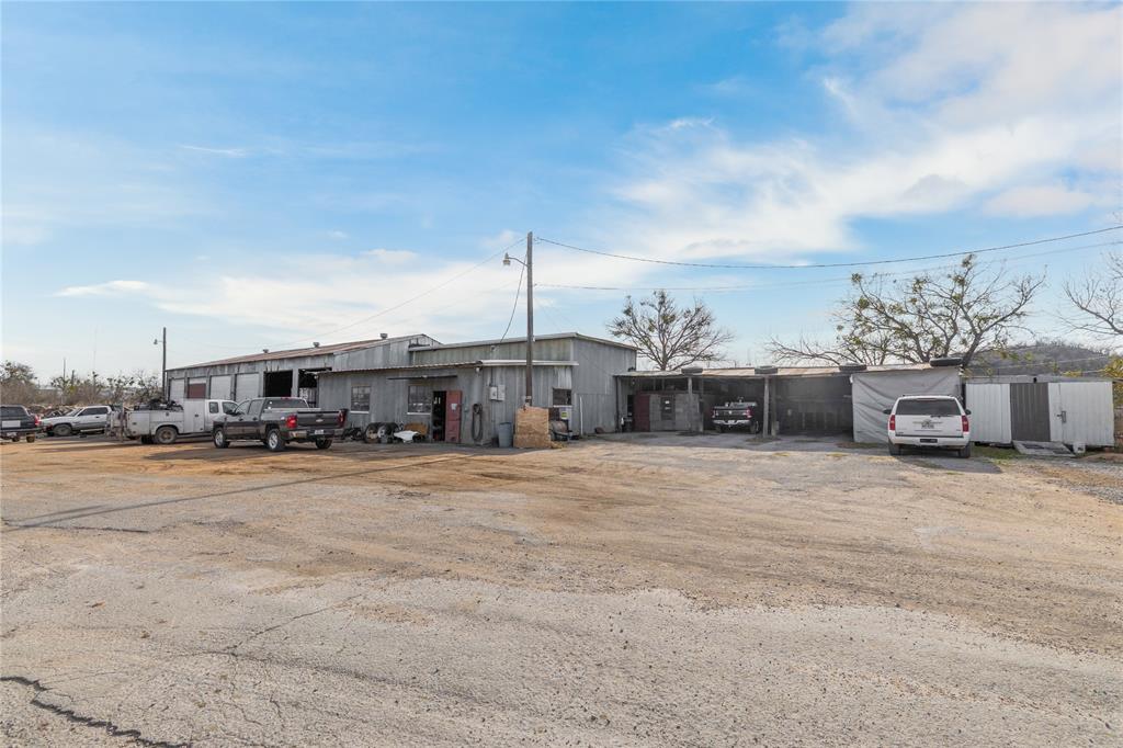 2300 W Main Avenue Property Photo 2
