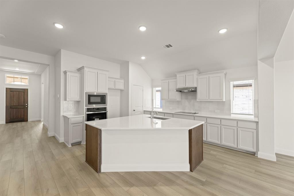 1404 Elle Lane Property Photo 2