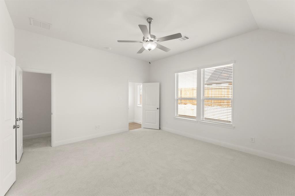 1404 Elle Lane Property Photo 11