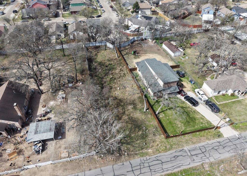 1913 Leroy Road Property Photo 8