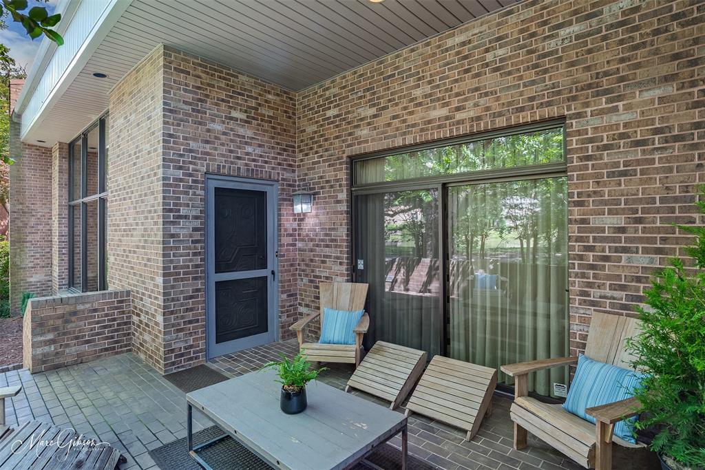 300 Pierremont Road 18 Property Photo 3