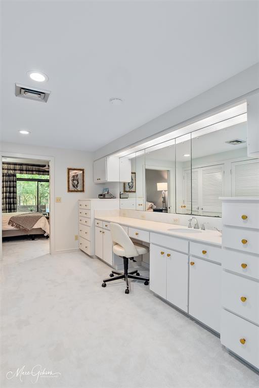 300 Pierremont Road 18 Property Photo 12