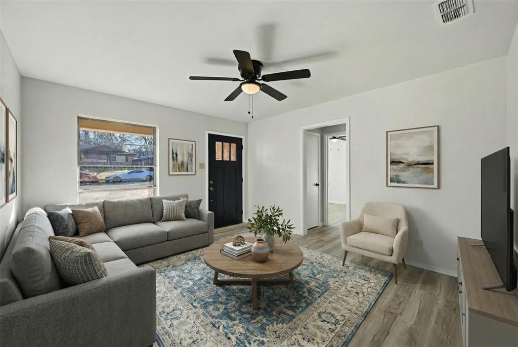 105 N Wood Avenue Property Photo 3