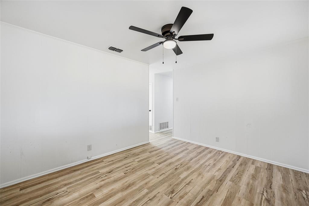 105 N Wood Avenue Property Photo 7