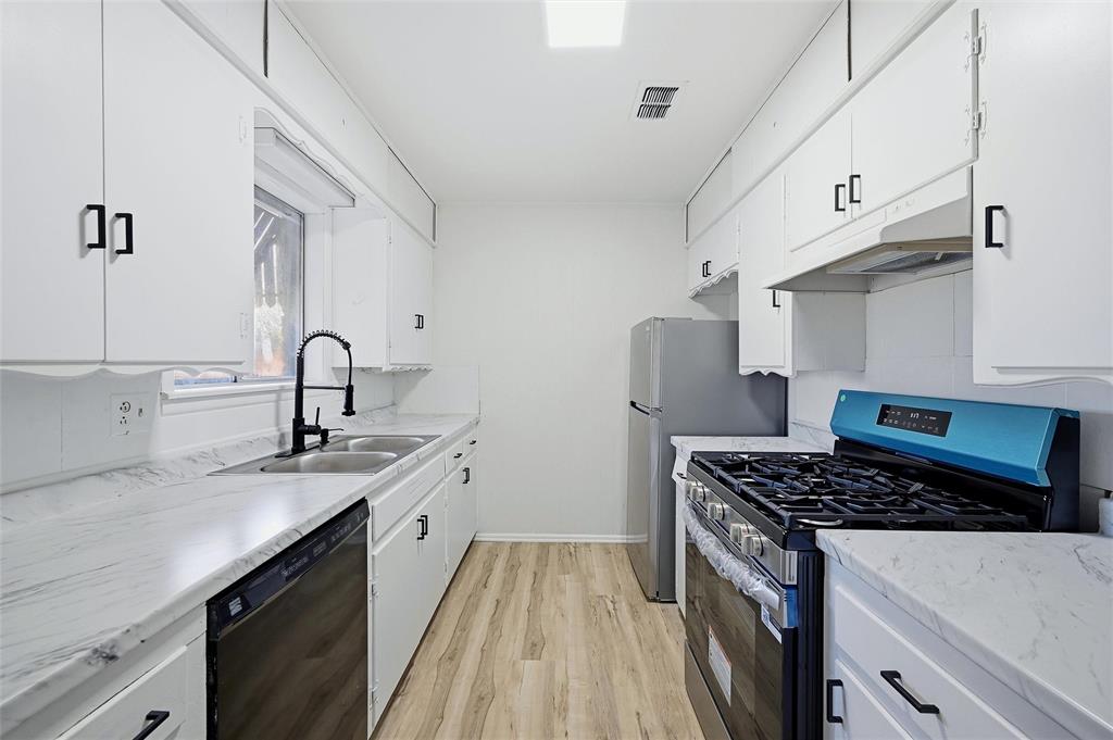 105 N Wood Avenue Property Photo 8