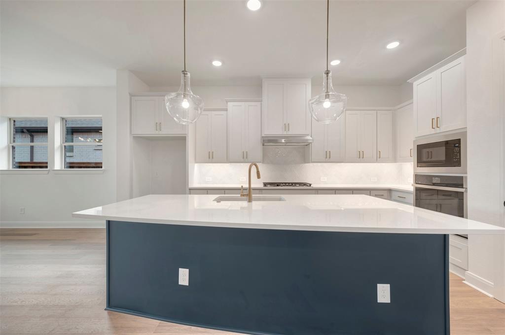 2085 Emerald Grove Drive Property Photo 10