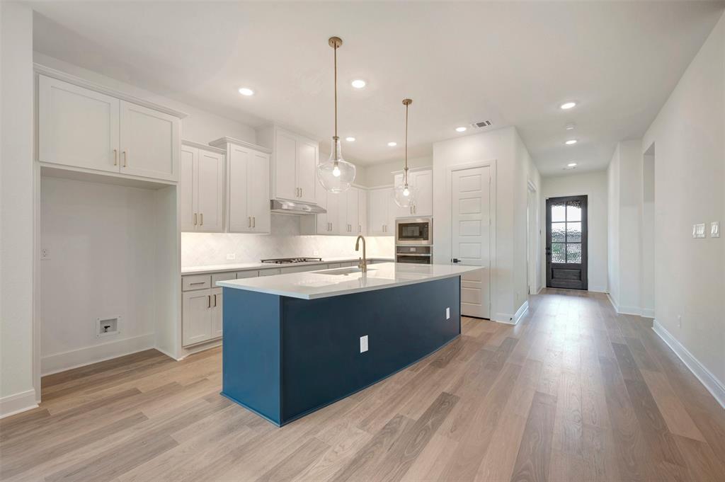 2085 Emerald Grove Drive Property Photo 11
