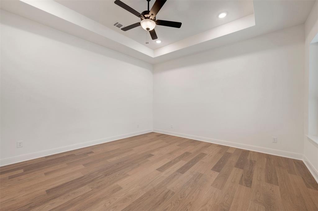 2085 Emerald Grove Drive Property Photo 25
