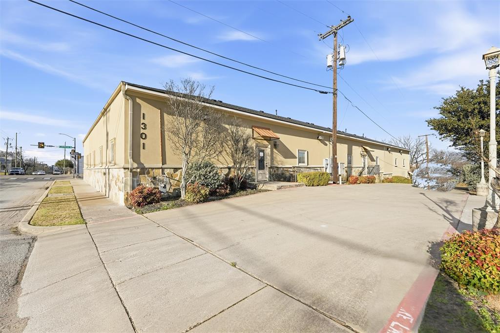 1301 E Weatherford Street Property Photo 3