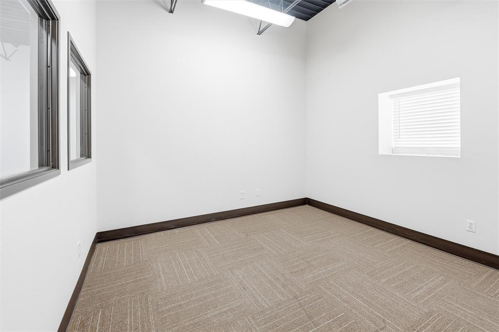1301 E Weatherford Street Property Photo 5
