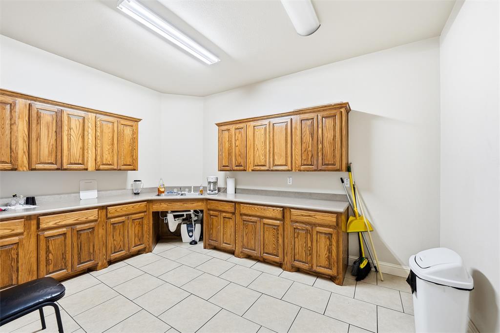 1301 E Weatherford Street Property Photo 30