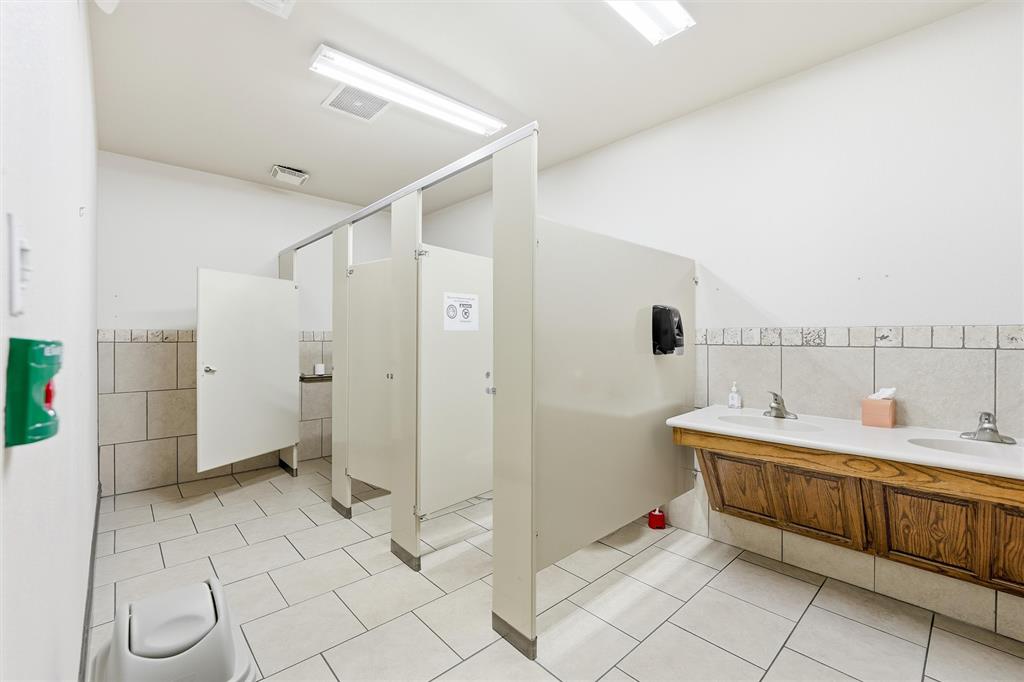 1301 E Weatherford Street Property Photo 32
