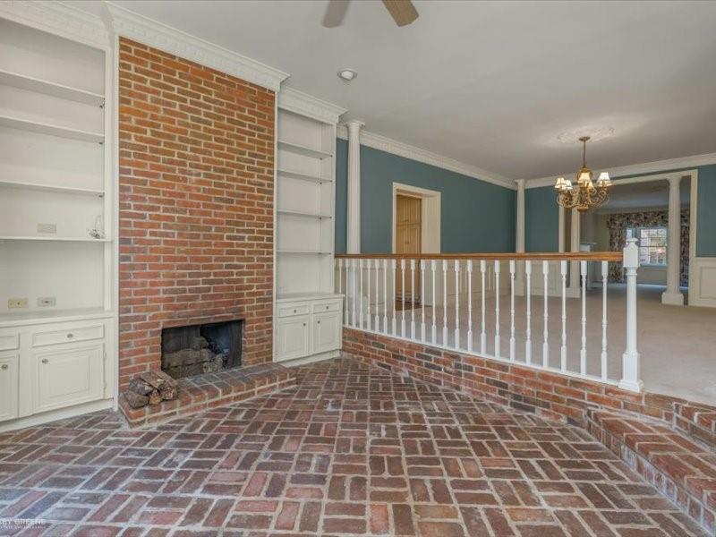 18 Dudley Square Property Photo 9
