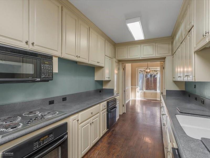 18 Dudley Square Property Photo 10