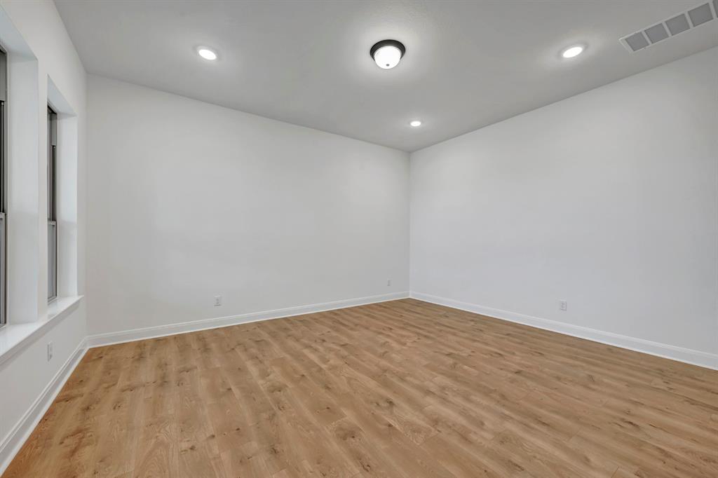 9200 Persimmon Lane Property Photo 7