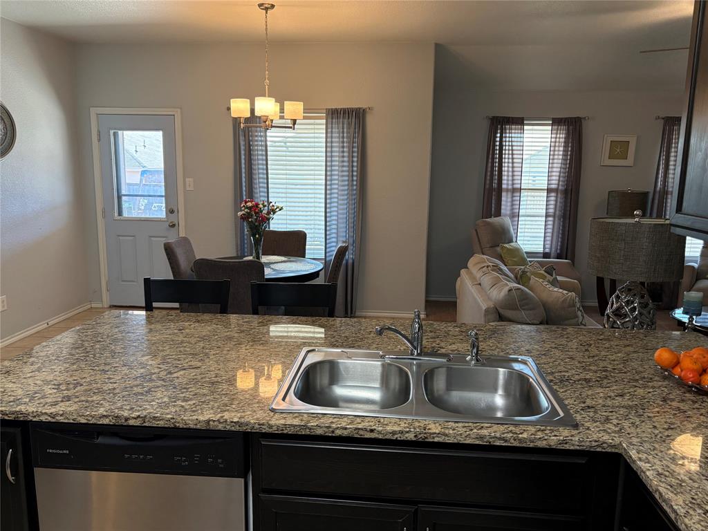 1213 Walnut Cliff Court Property Photo 5