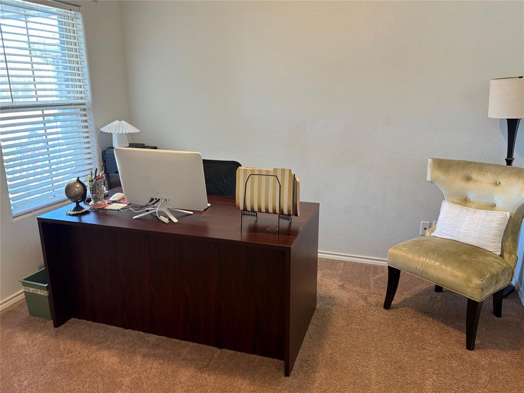 1213 Walnut Cliff Court Property Photo 9