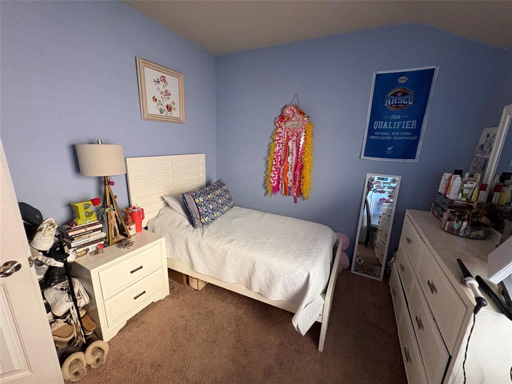1213 Walnut Cliff Court Property Photo 11