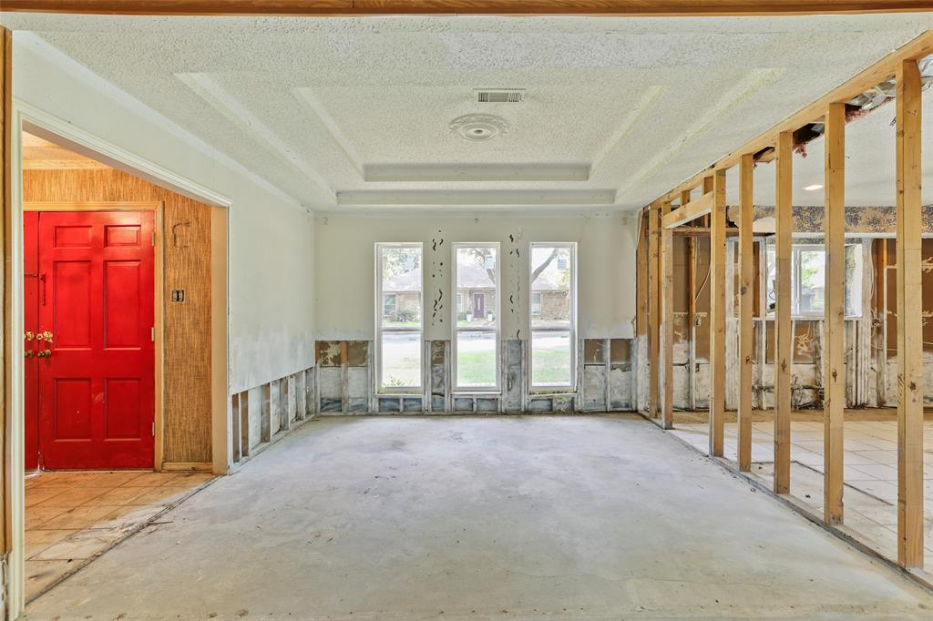 9706 Trevor Drive Property Photo 6