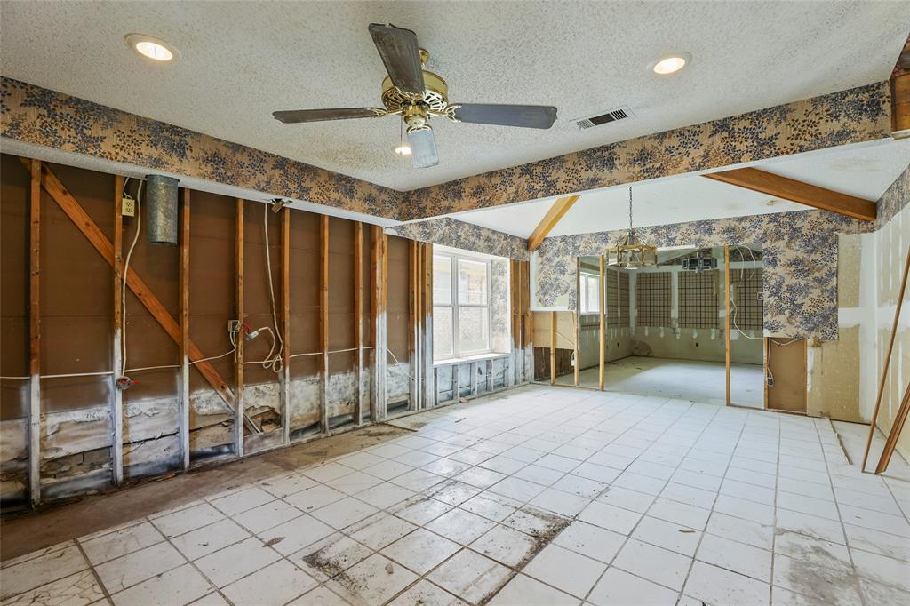 9706 Trevor Drive Property Photo 12