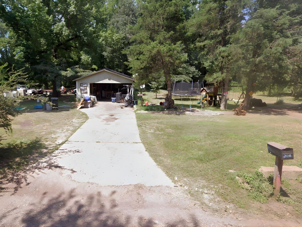 206 County Road 3661 Property Photo 1