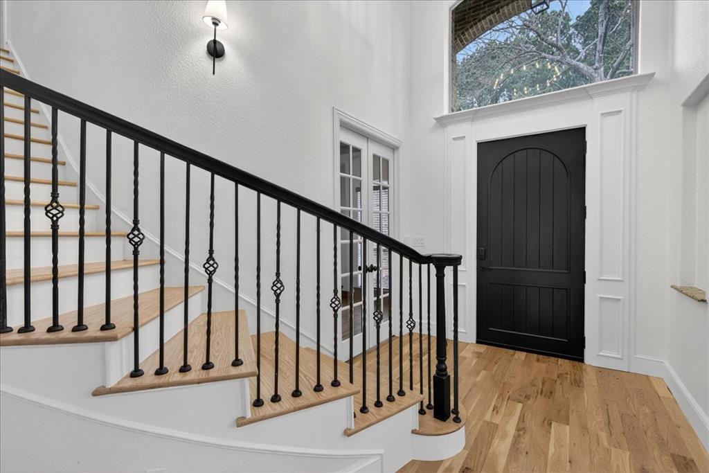 5182 Bayshore Drive Property Photo 8