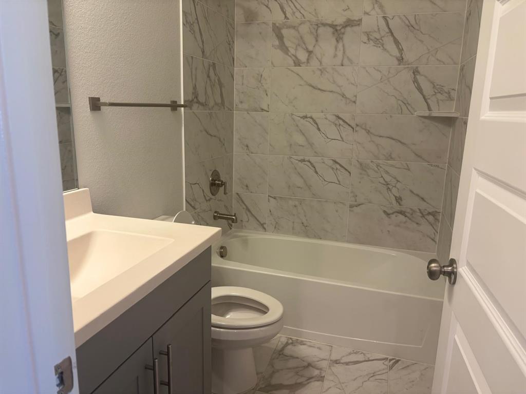 825 W Mayfield Road 102 Property Photo 7