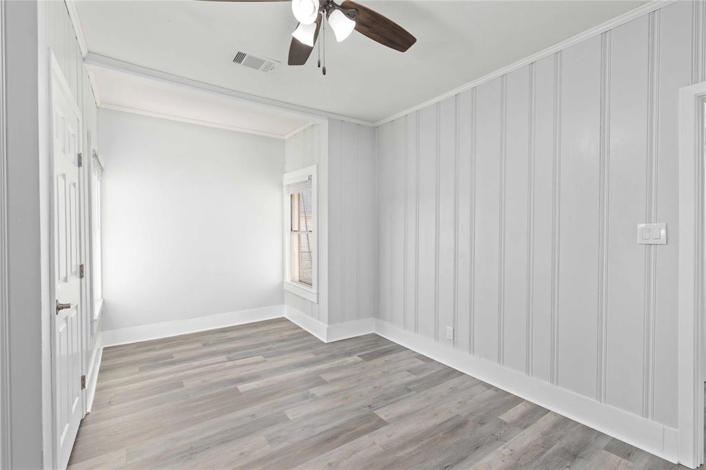 1410 Avenue Property Photo 14