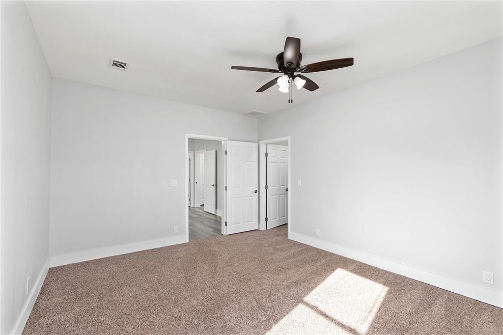 1410 Avenue Property Photo 16