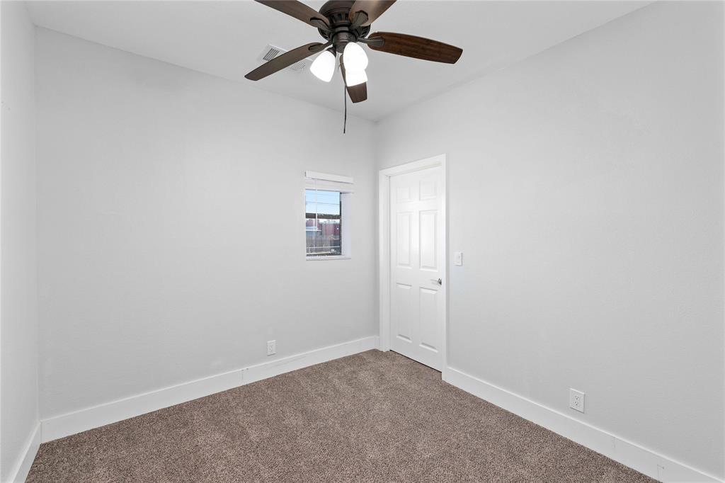 1410 Avenue Property Photo 22