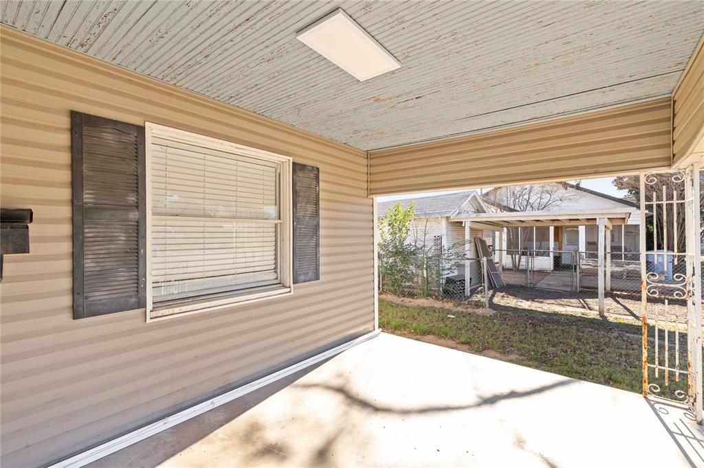 1410 Avenue Property Photo 23