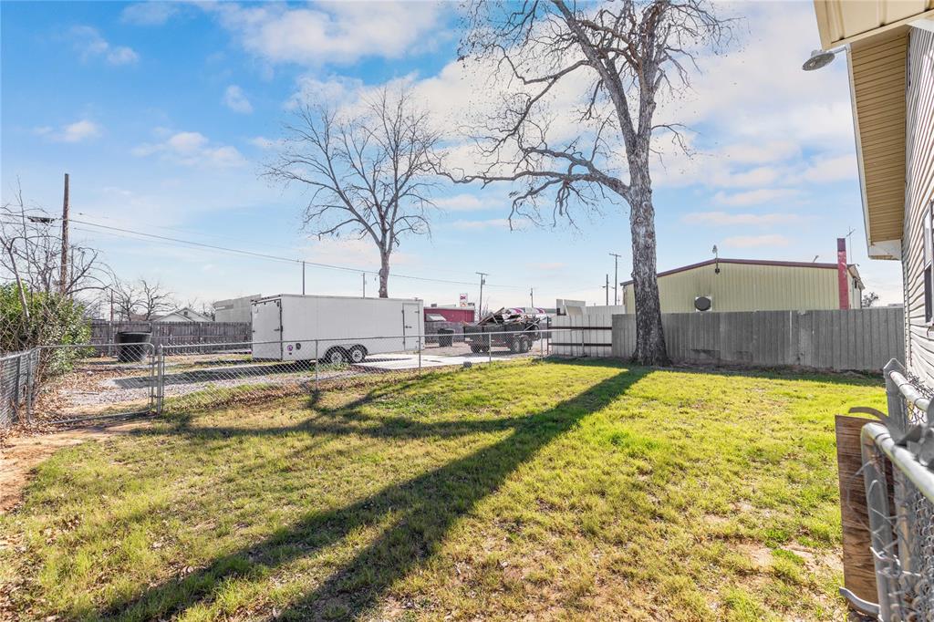 1410 Avenue Property Photo 25