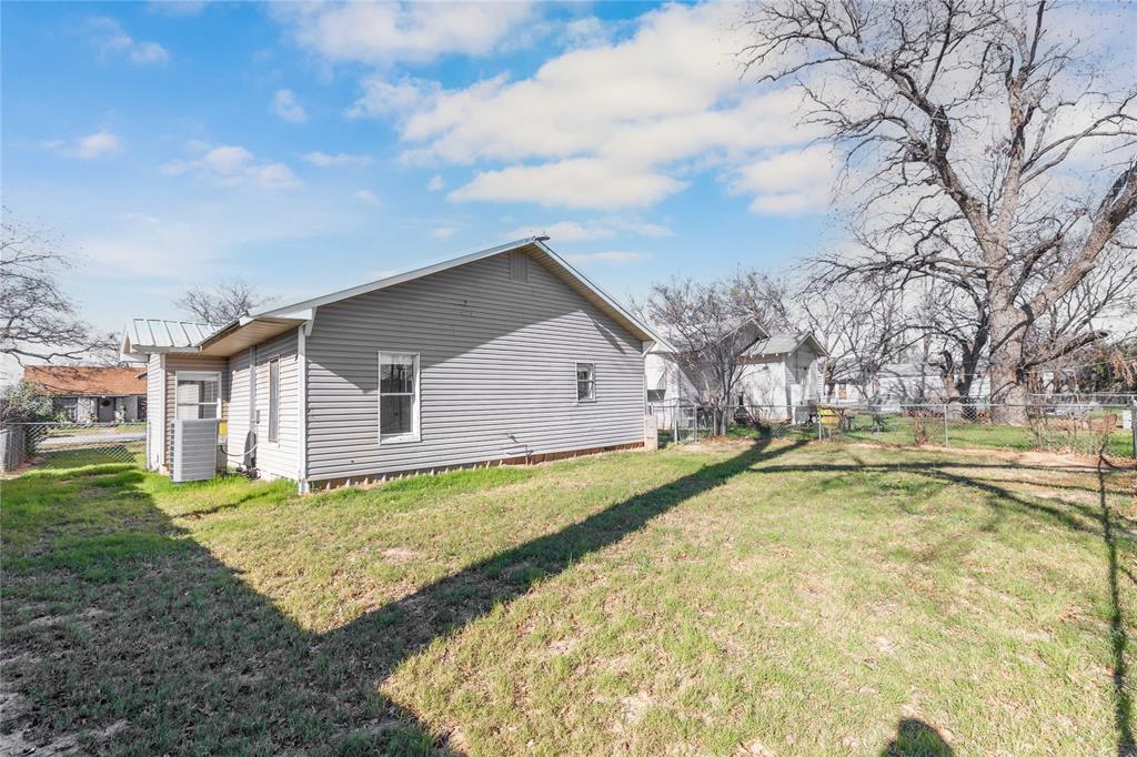 1410 Avenue Property Photo 27