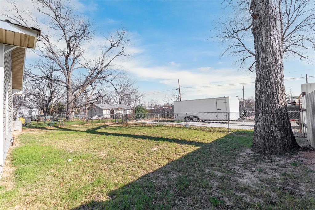 1410 Avenue Property Photo 29