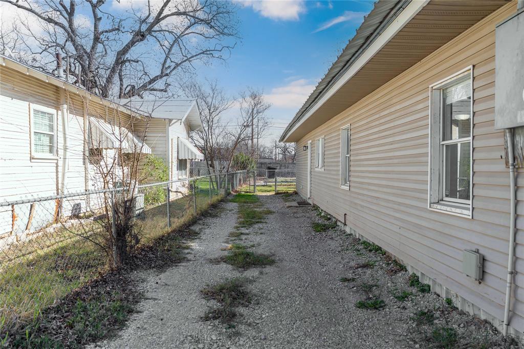 1410 Avenue Property Photo 30