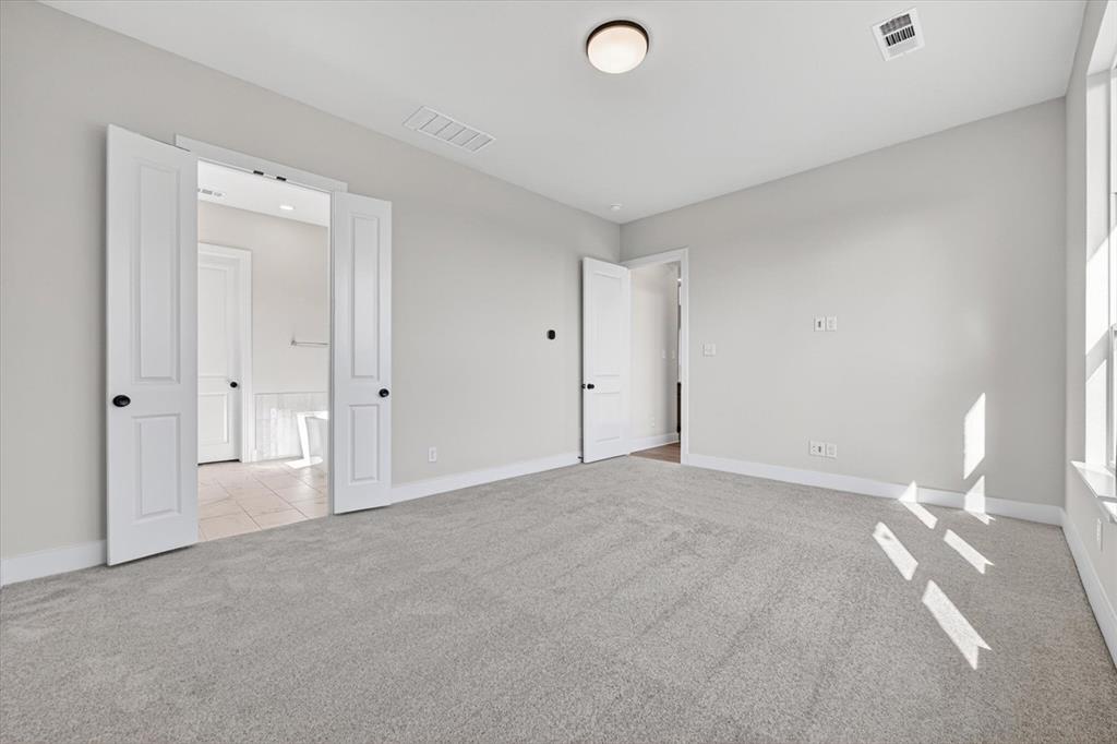 2414 Drummond Street Property Photo 10