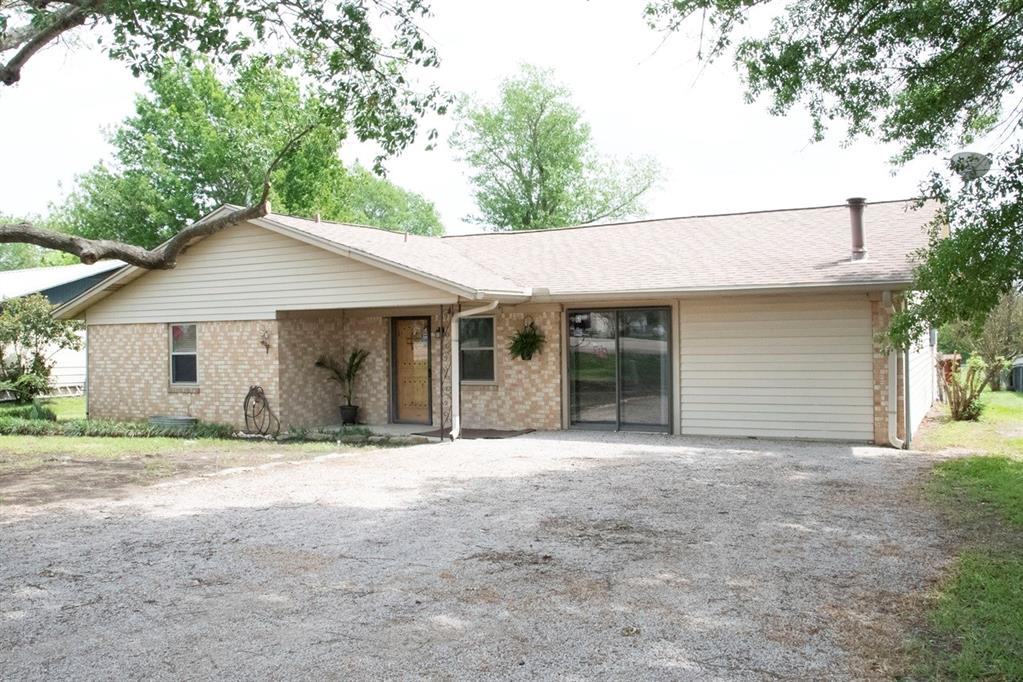 521 Fm 2838 Property Photo 1
