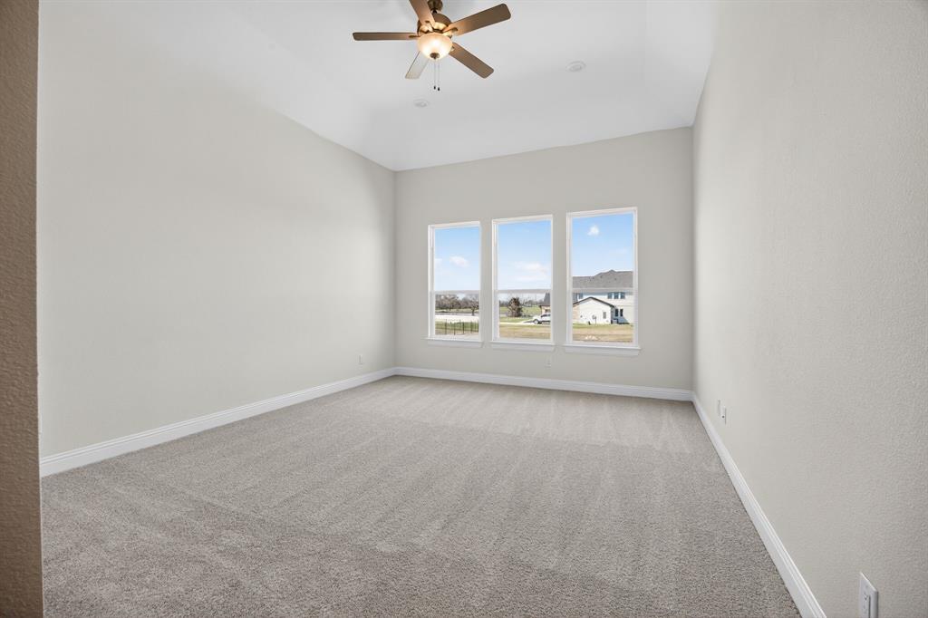 5512 Coorie Drive Property Photo 10