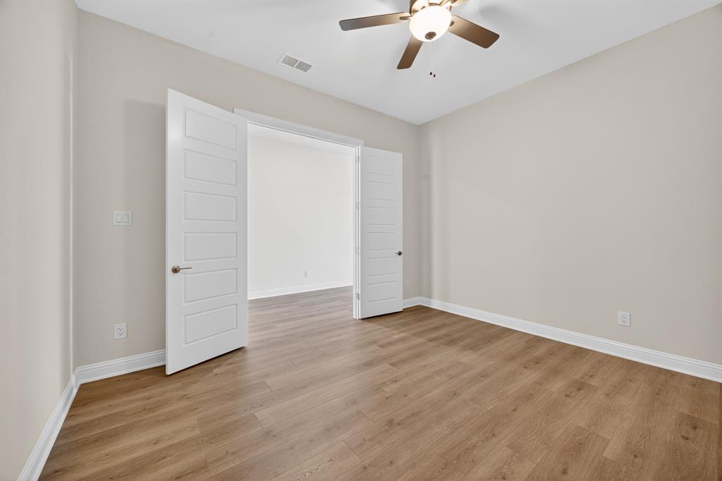 5512 Coorie Drive Property Photo 17