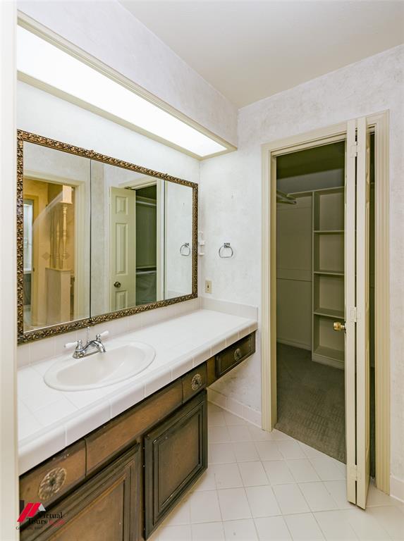 65 Tealwood Street Property Photo 39