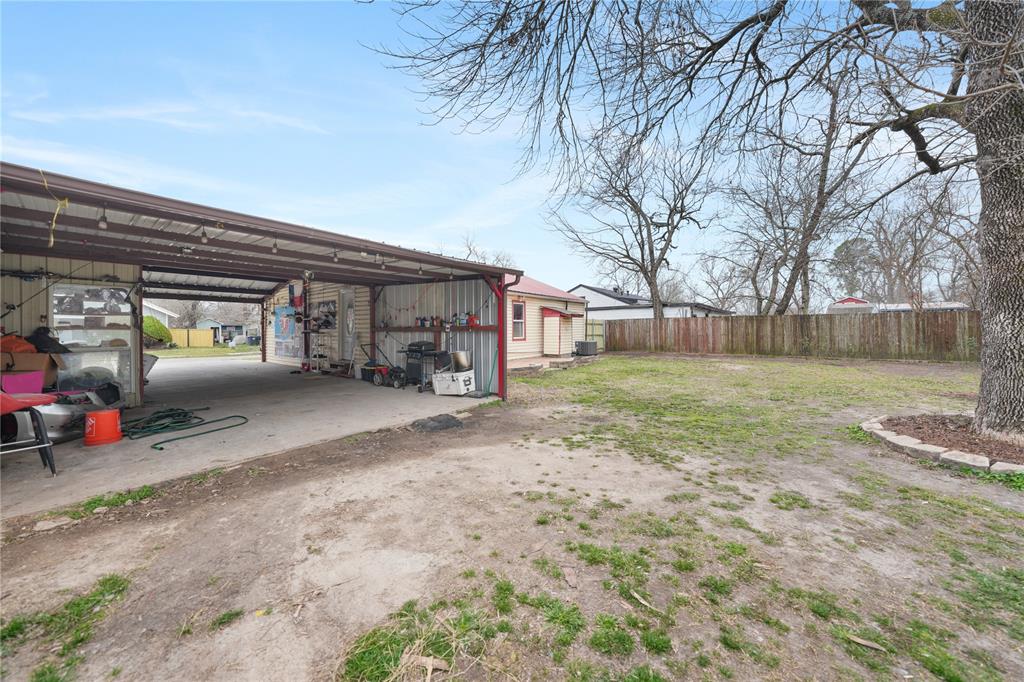 3906 Henderson Street Property Photo 11