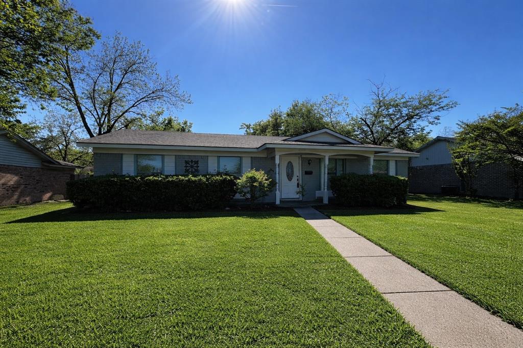 805 Brookshire Circle Property Photo 1