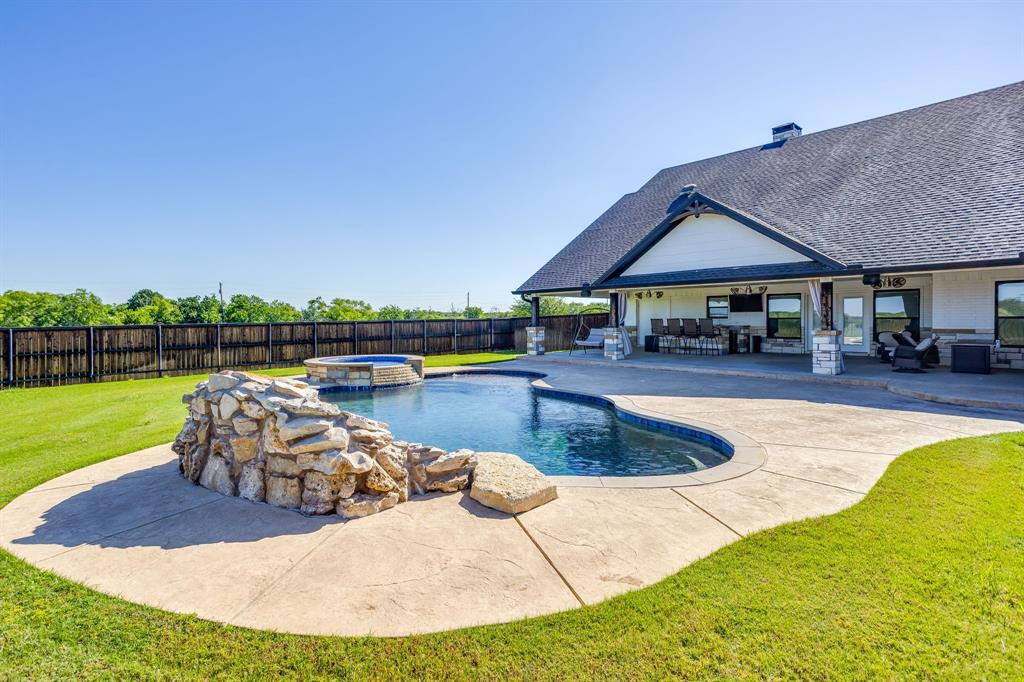 733 Fm 2652 Property Photo 27