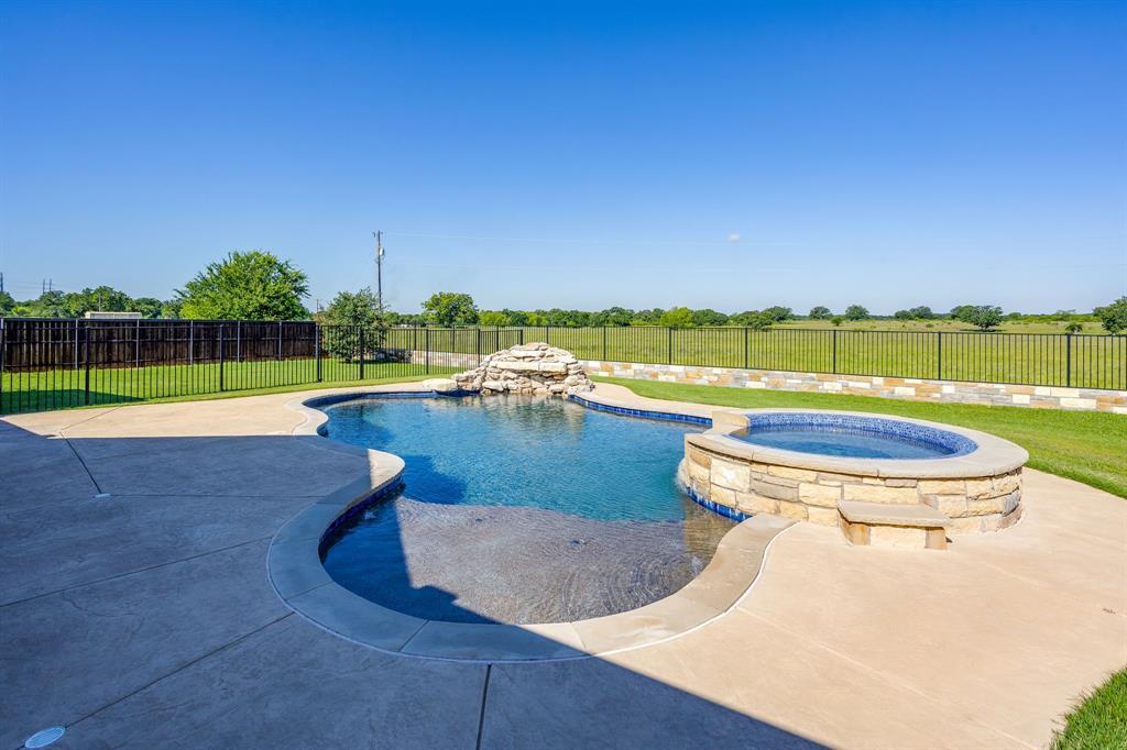 733 Fm 2652 Property Photo 28